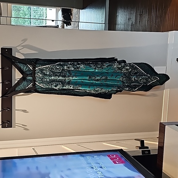 Micheal Kors handkerchief dress - Picture 2 of 5